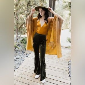 Desert Ambiance Colorblend Tassel Trim Poncho